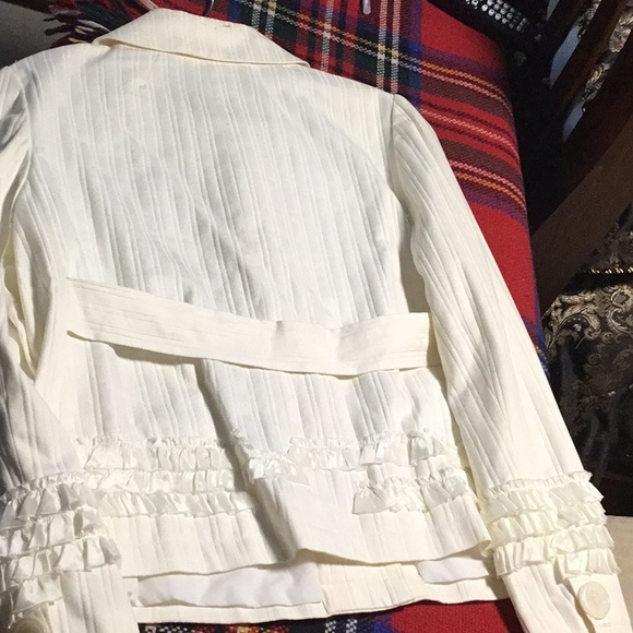 Marc Jacobs white jacket ( I’m Negotiable) - Picture 3 of 8